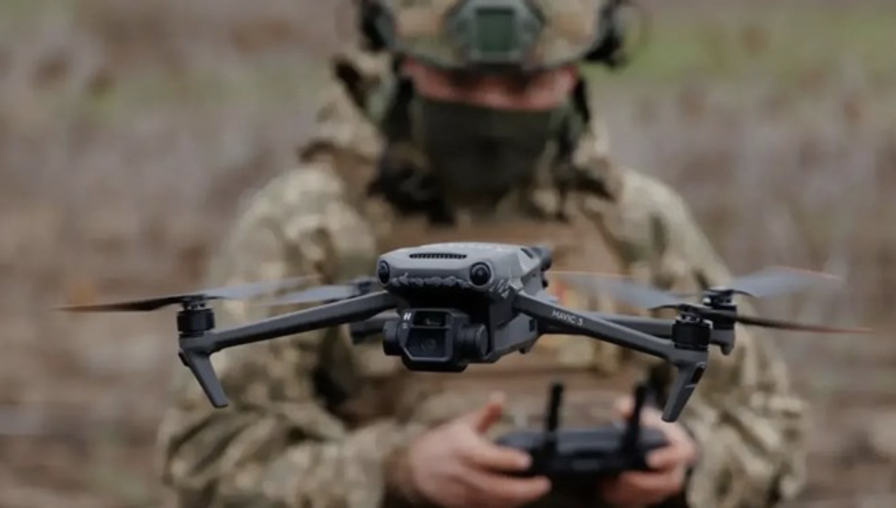 Ukrainian soldiers control UAVs. Photo: Ministry of National Defense of Ukraine