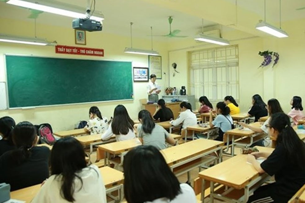 The salaries of most teachers are ranked lower than those of civil servants in other sectors. Photo: Hai Nguyen