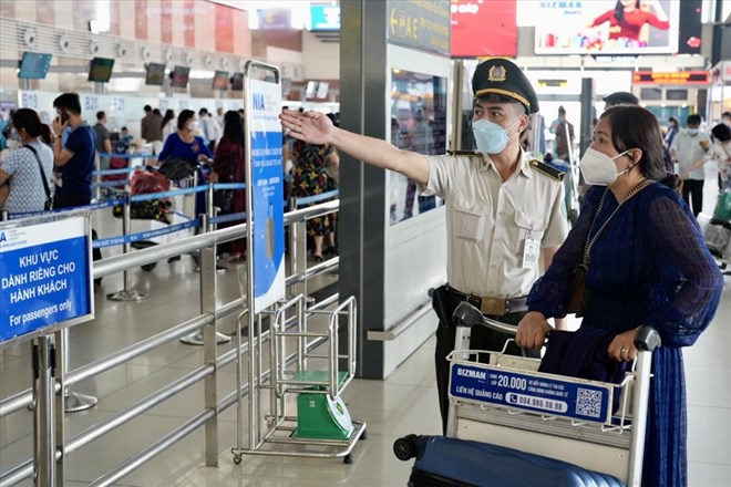 Passengers need to comply with airlines' luggage regulations to ensure a smooth and safe departure. Photo: NIA