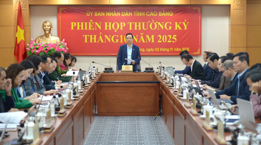 Phien hop thuong ky thang 10.2025. Anh: Dieu Linh