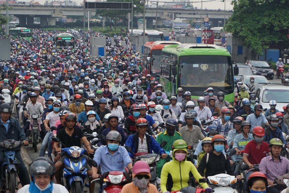 Traffic congestion in the Binh Trieu Bridge area - the Northeast gateway to the center of Ho Chi Minh City. Photo: Minh Quan