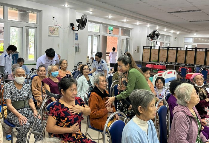 Lieutenant Colonel, Doctor CKII Vo Thi Hong Huong