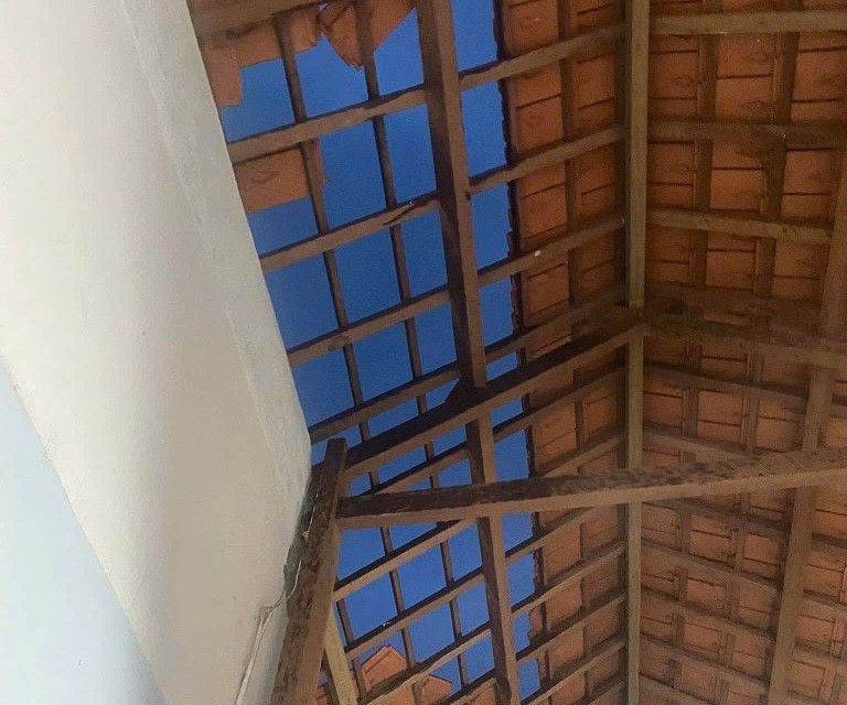 Les maisons des habitants de la commune de Long Phung province de Quang Ngai ont ete arrachees a cause des tornades. Photo : Vien Nguyen