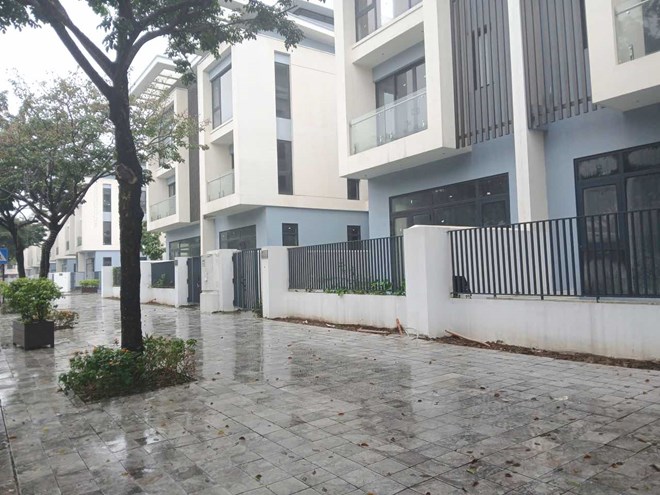 Hàng triệu tỉ đồng tín dụng đang bị chôn trong bất động sản