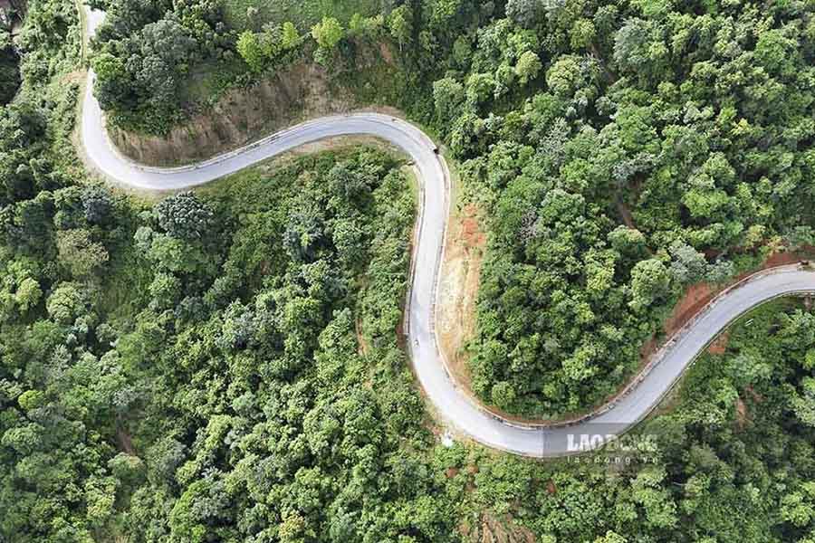 Road to the relic site of the Dien Bien Phu Campaign Command in Muong Phang, Dien Bien province. Photo: Quang Dat