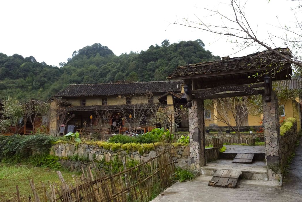 Mot trong nhung ngoi nha trinh tuong o Lo Lo Chai da gan lien voi doi song cua nguoi dan hang chuc nam nay tro thanh diem homestay don khach gan xa. Anh: Phong Linh