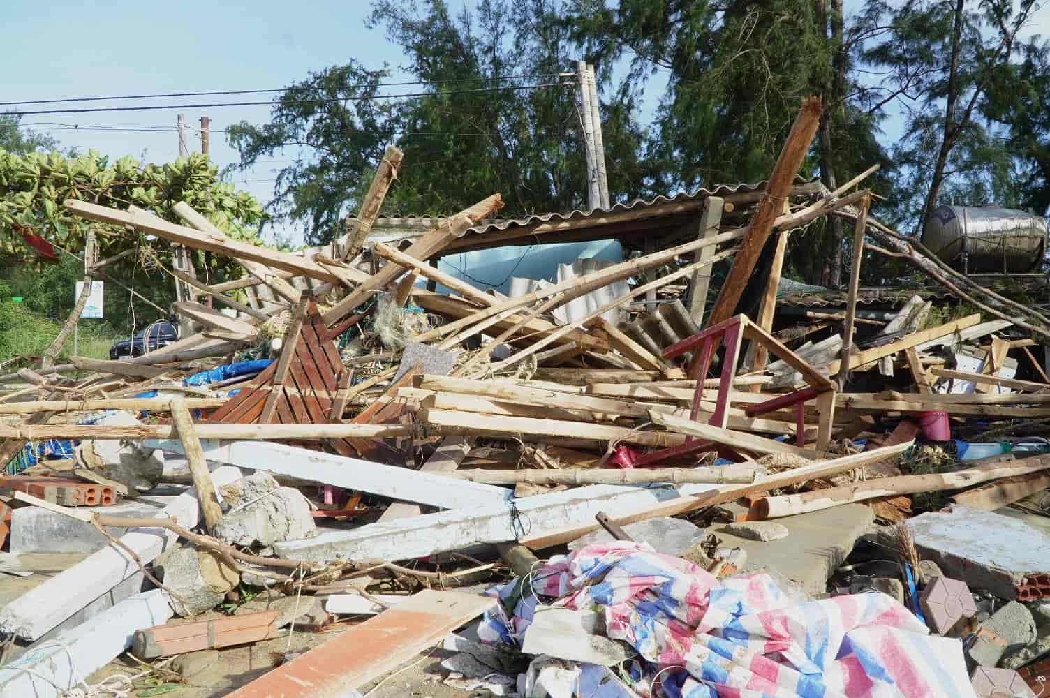 Canh tuong do nat o nhieu lang chai ven bien Quang Ngai. Anh: Vien Nguyen