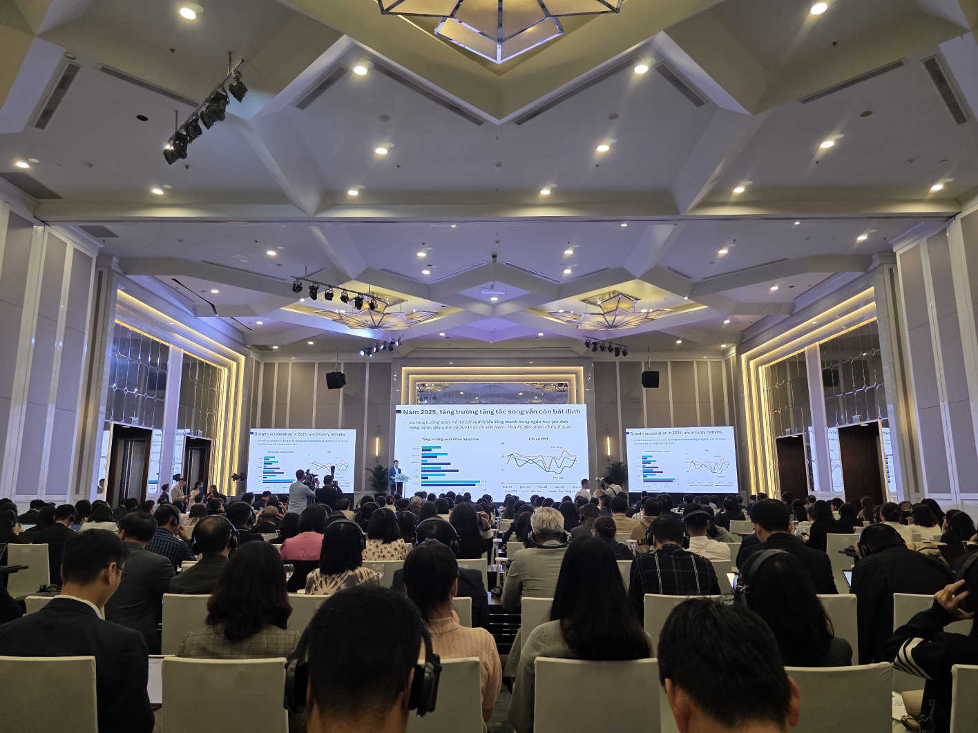 Mr. Sacha Dray, WB Economic Expert, shared that Vietnam's real GDP growth has reached 7.9% in the first 9 months of 2025. This is the highest level in the past 10 years, if not counting the post-COVID-19 recovery period. Photo: Thanh Duy