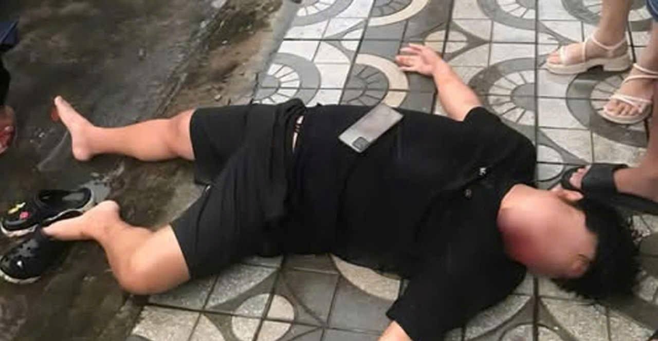 Hien truong vu viec tai xe xe cong nghe o Da Nang bi danh gay mui, nhap vien vi nhac lui xe. Anh: CACC