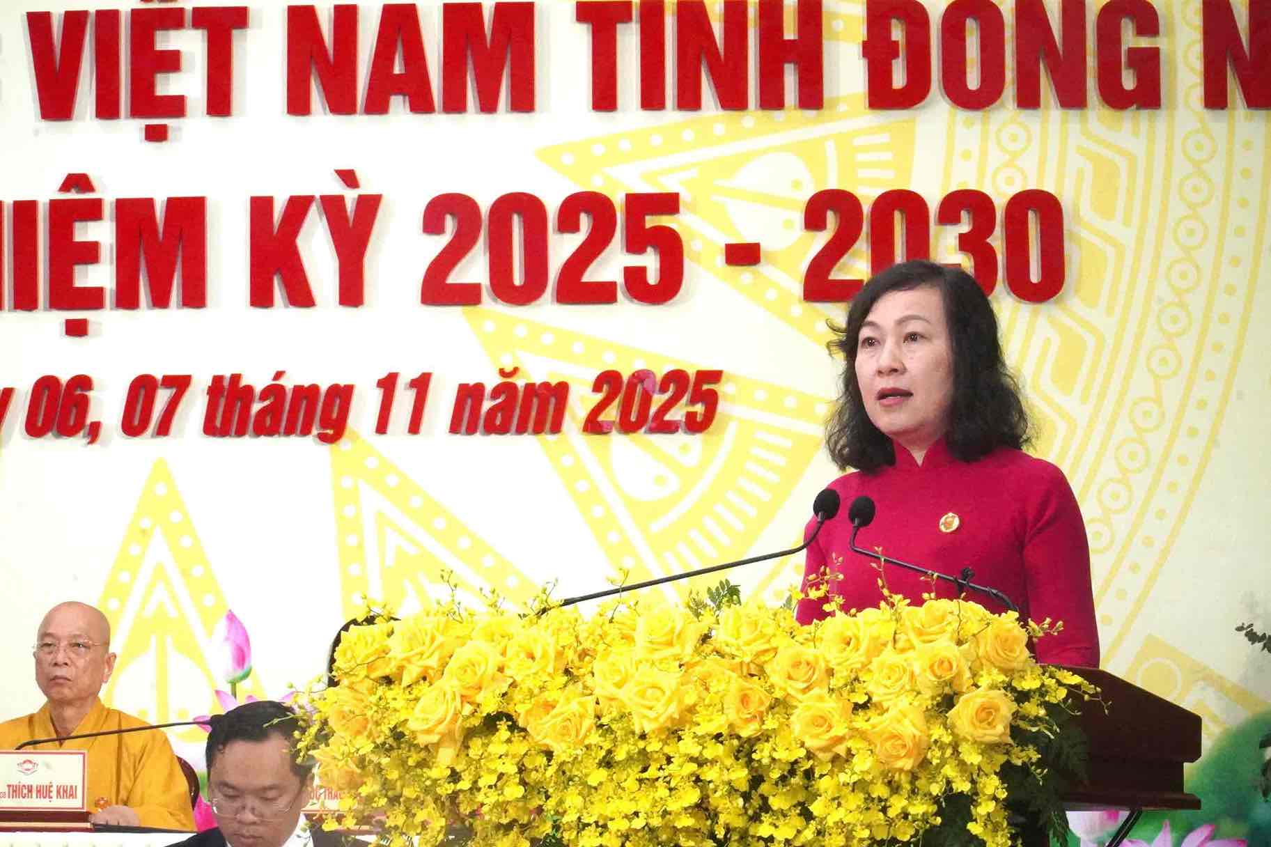 Na Huynh Thi Hang – Pho Bi thu Tinh uy - Chu tich Uy ban Mat tran To quoc Viet Nam tinh Dong Nai phat bieu tai Dai hoi. Anh: HAC