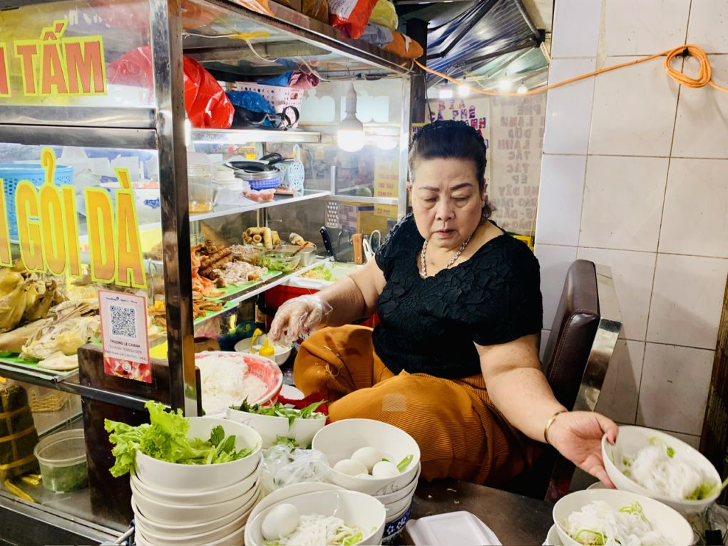 Bun ga da is a unique dish in My Xuyen (Can Tho). Photo: Ky Lam