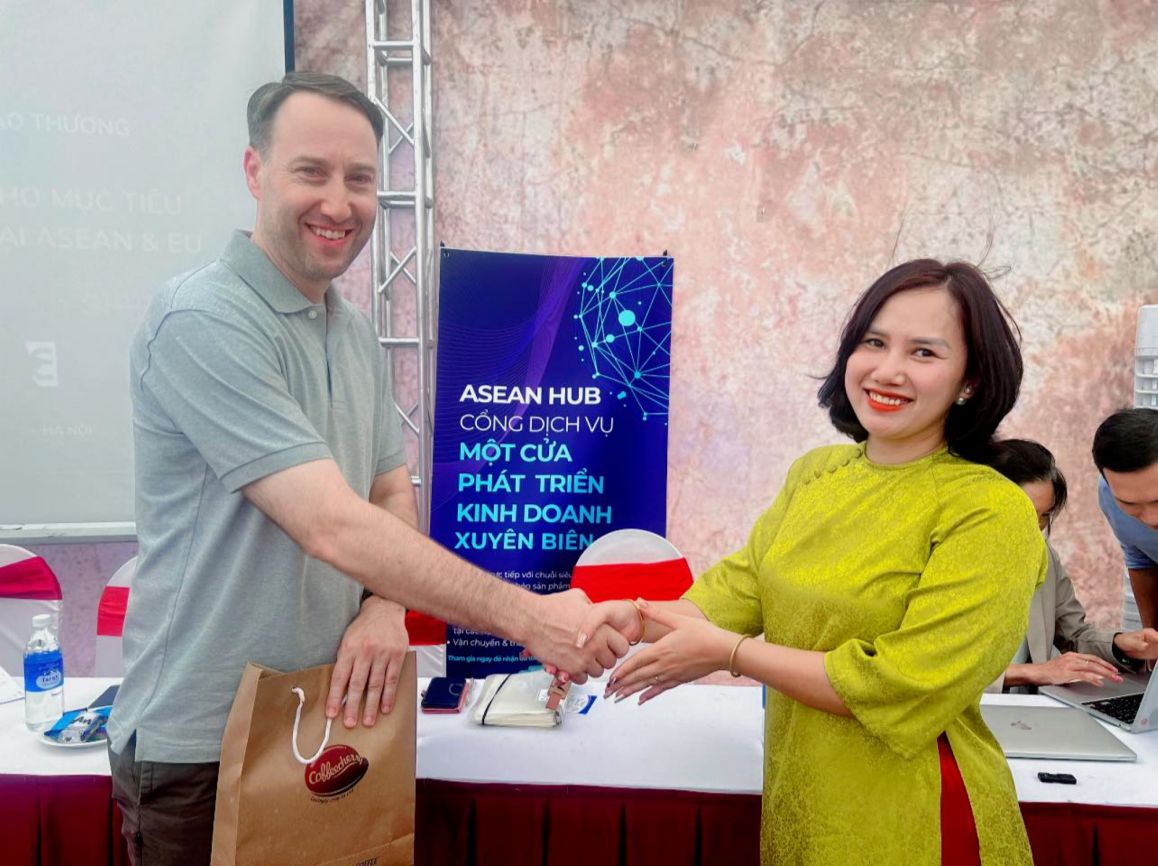 製品紹介イベントに出席したグエン・ティ・マイ・フオンさん。写真：キャラクター提供