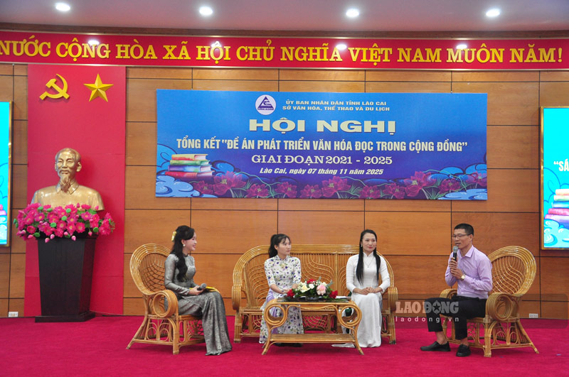 Cac dai bieu tham gia dong gop y kien giup phat trien van hoa doc tren dia ban tinh Lao Cai. Anh: Dinh Dai