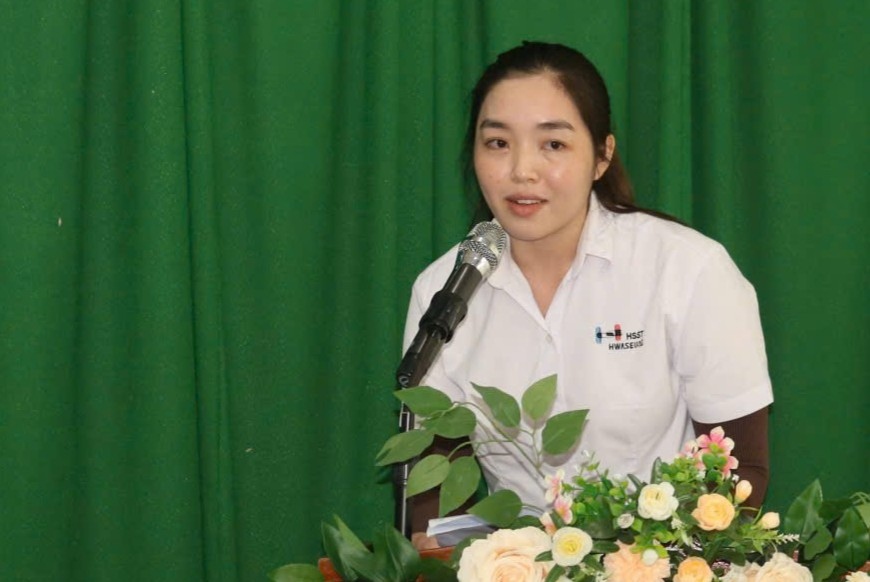 Dai bieu tham gia dong gop vao du thao van kien Dai hoi dai bieu toan quoc lan thu XIV cua Dang. Anh: Van Nhanh