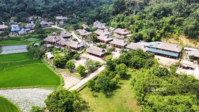 The villages in Tuyen Quang have a new look, the poverty rate has decreased every year, and people's lives have been constantly improved. Photo: Nguyen Tung.