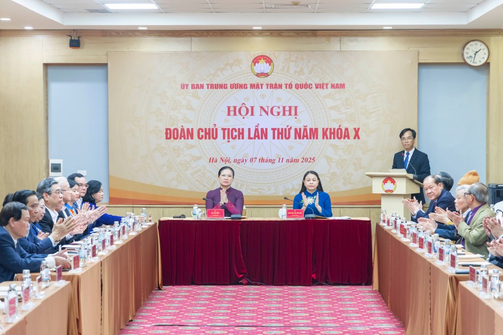 Vista de la Conferencia de la Delegacion Presidente del Comite Central del Frente de la Patria de Vietnam por quinta vez mandato X. Foto: Quang Vinh