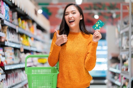 Profiter des avantages des cartes de debit la tendance de la consommation intelligente des jeunes.