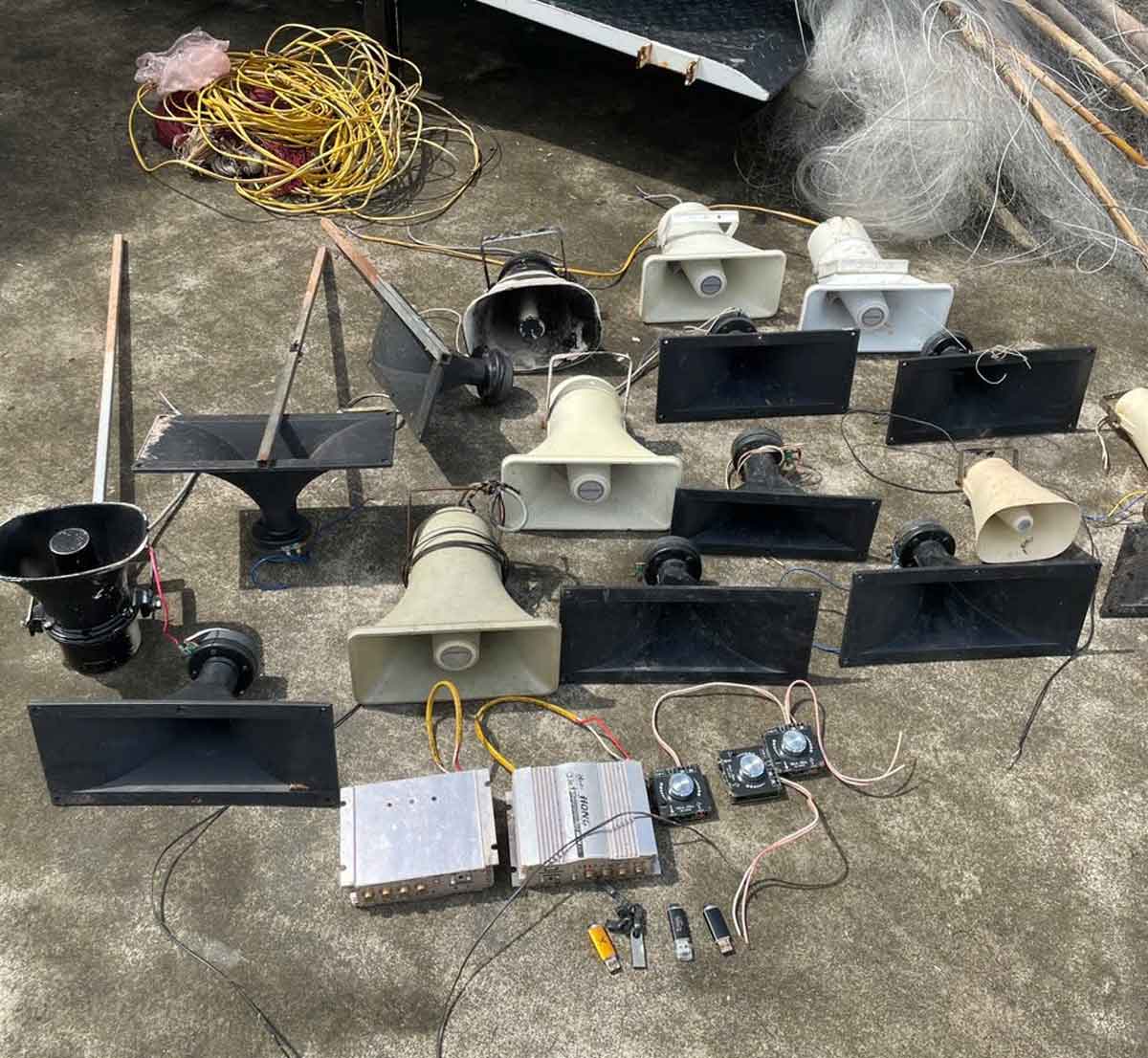 Tang vat luc luong cong an thu giu. Anh: Cong an tinh Ninh Binh