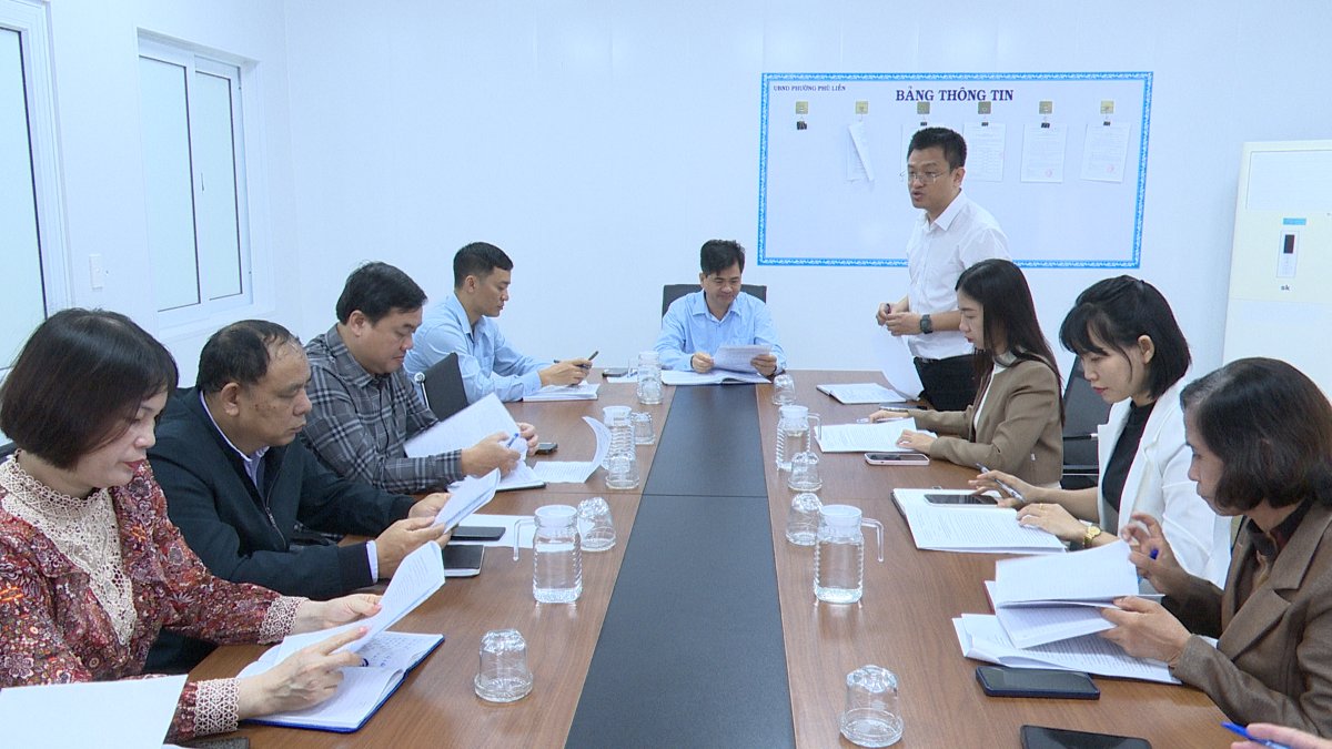 Phu Lien Ward held a meeting to deploy a plan to organize the implementation of remedial measures. Photo: Phu Lien, Hai Phong Tourism Portal
