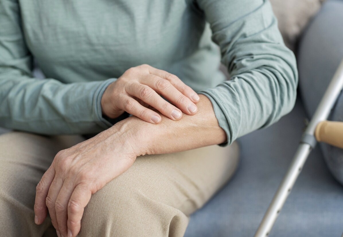 大気汚染は関節の炎症を悪化させます。写真: トゥイ・ズオン