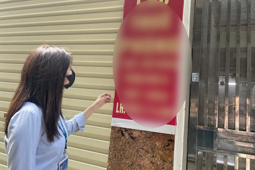 The act of not registering for temporary residence may be subject to a fine of up to 1 million VND according to the new regulations. Photo: Nhu Ha