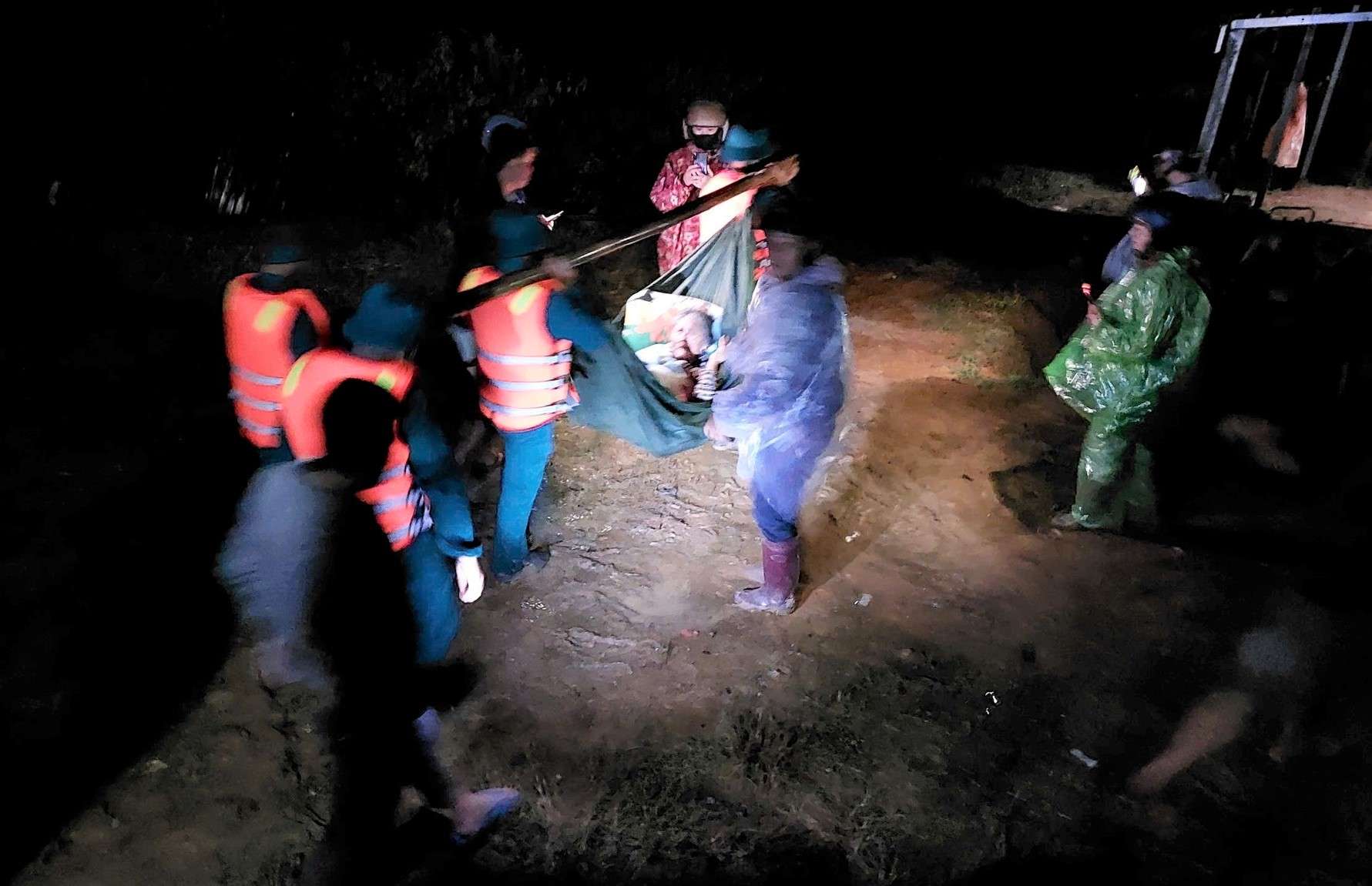 Den sang 8.11, da co 110 ho dan xa Ta Nang duoc so tan den noi an toan. Anh: Phuc Khanh