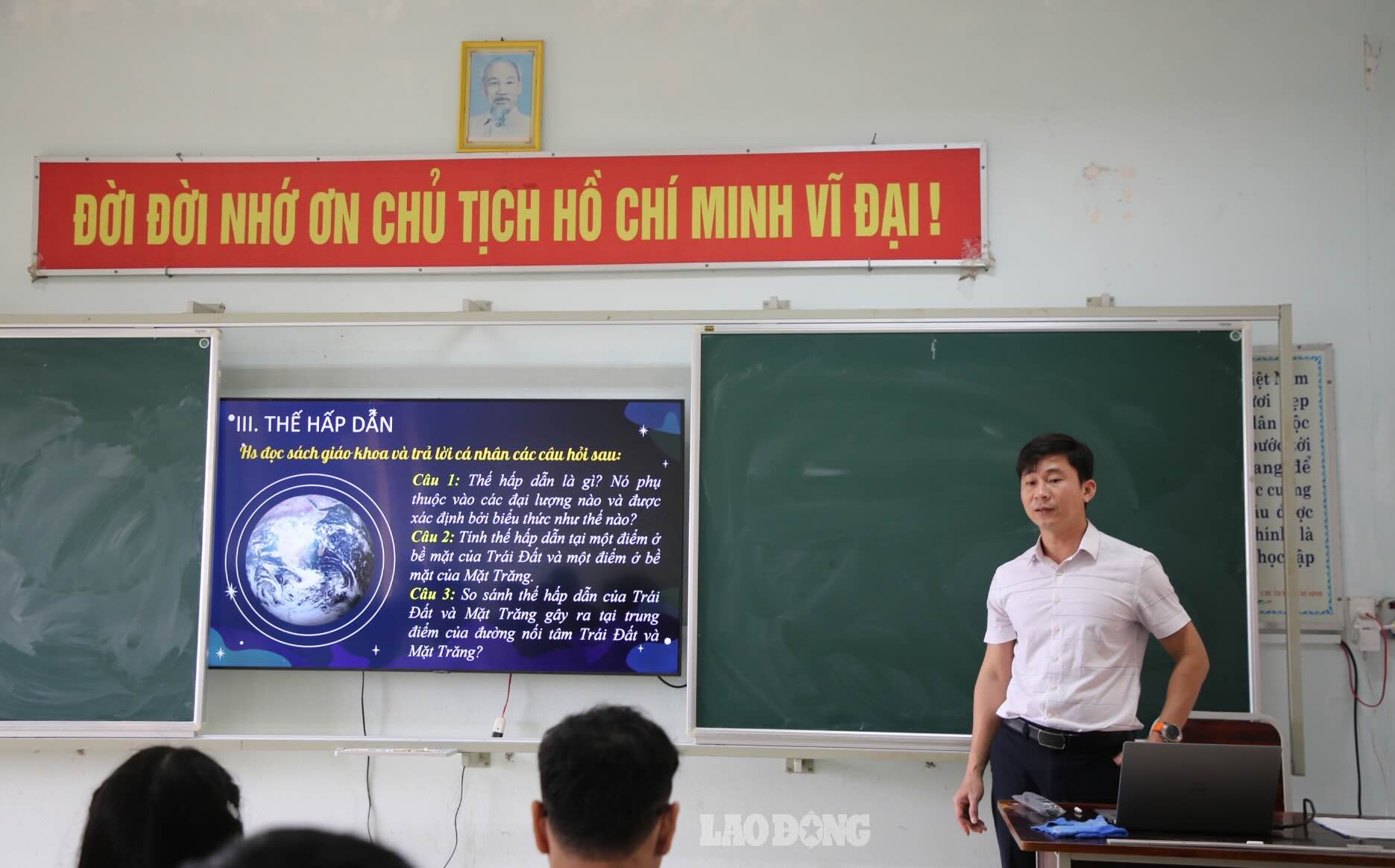 Moi the he hoc sinh di qua de lai cho thay nhieu ky niem. Anh: Cong Sang