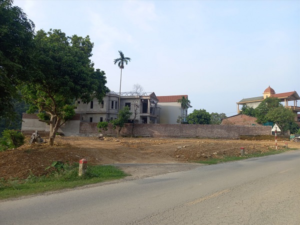 The Ministry of Agriculture and Environment responds to people about agricultural land consolidation. Photo: Xuyen Dong