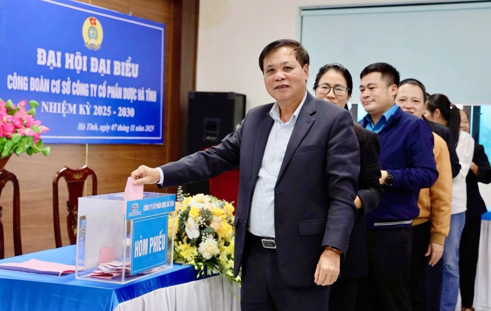The grassroots trade union of Ha Tinh Pharmaceutical Joint Stock Company held a Congress of delegates for the 2025 - 2030 term. Photo: Ha Tinh Trade Union