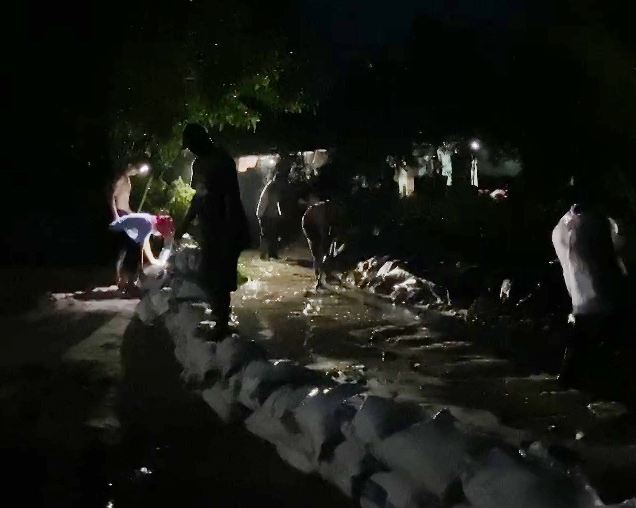 Nhieu Don Bien phong o Lam Dong kip thoi giup dan khac phuc hau qua bao so 13. Anh: Bao Lam