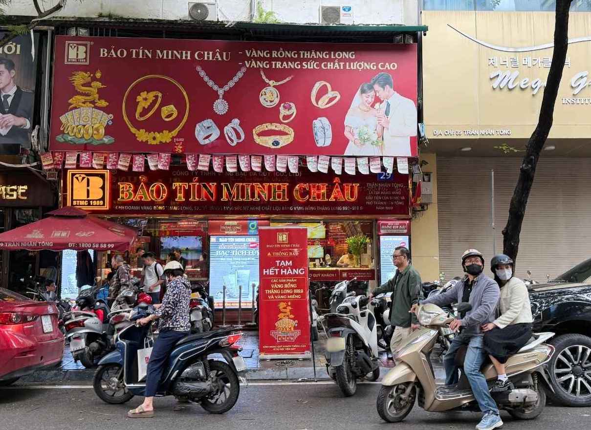Nhieu nguoi lua chon bo ve vi vang qua kho mua o thoi diem nay. Anh: Phuong Anh