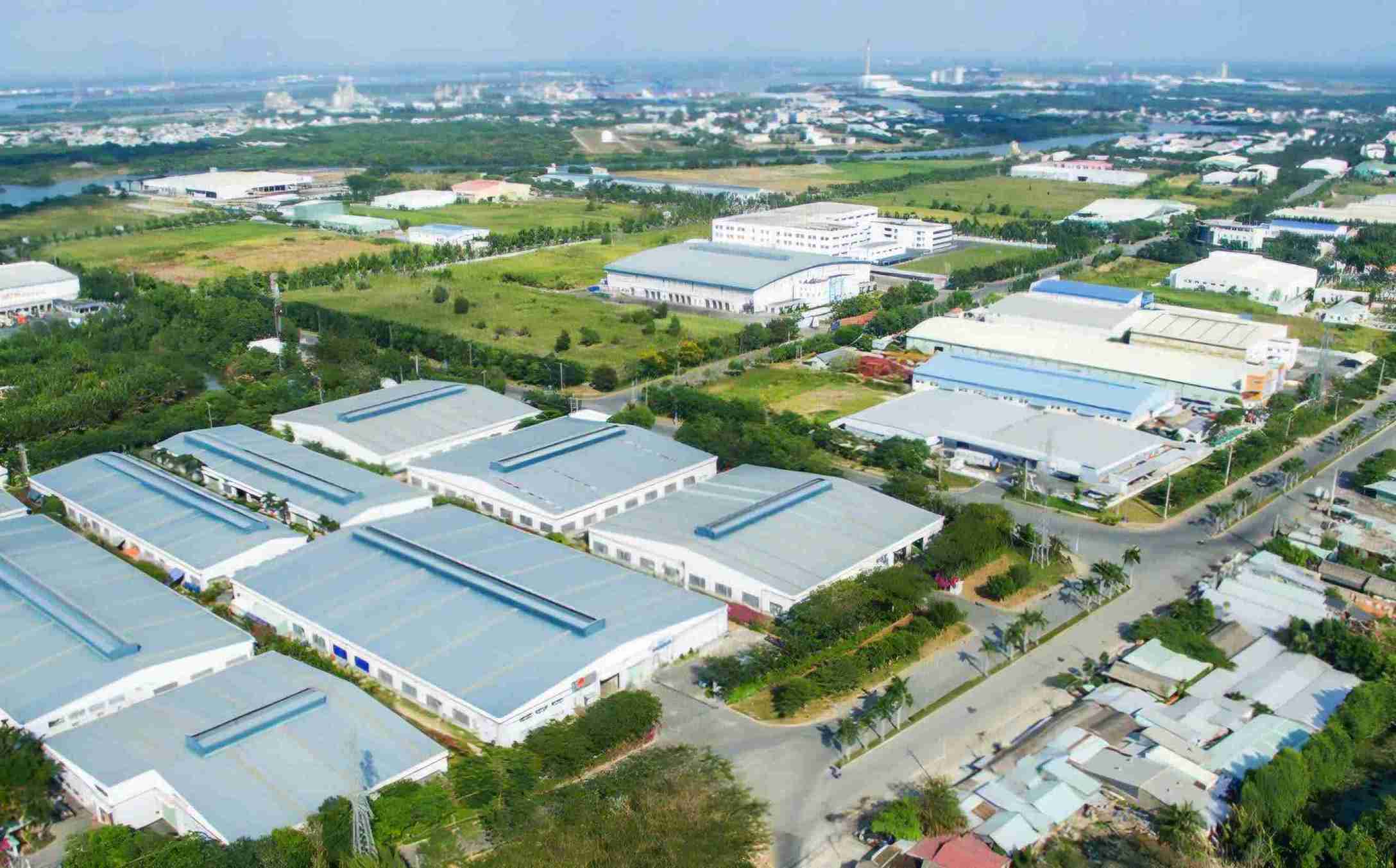 Rieng Khu cong nghiep Loc Son, nam o phia Nam tinh Lam Dong dang co nhu cau tuyen dung hon 700 lao dong trong thang 11. Anh: Phuc Khanh