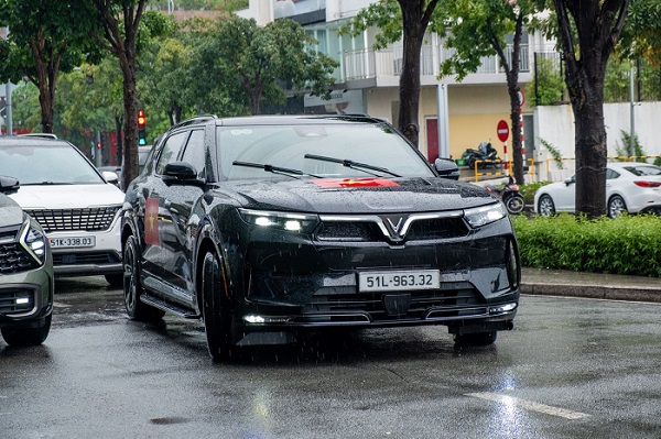 Dong xe VF 9 duoc nhieu chu xe quan tam nho thiet ke 3 hang ghe rong rai.