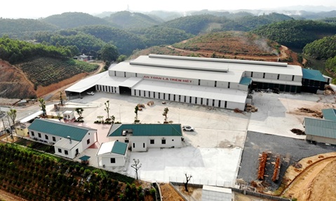 Toan canh nha may san xuat Hoa Linh thuoc Cong ty Long Dat. Anh: Long Dat 