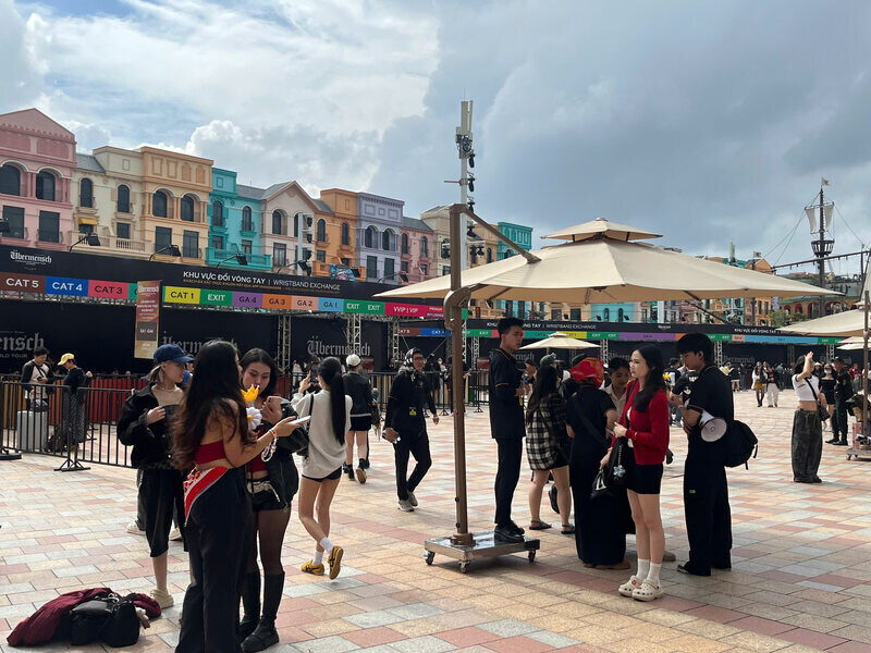 Hang nghin fan ham mo hao huc cho don G-DRAGON 2025 WORLD TOUR [Übermensch]. Ảnh: Tuong Vy 