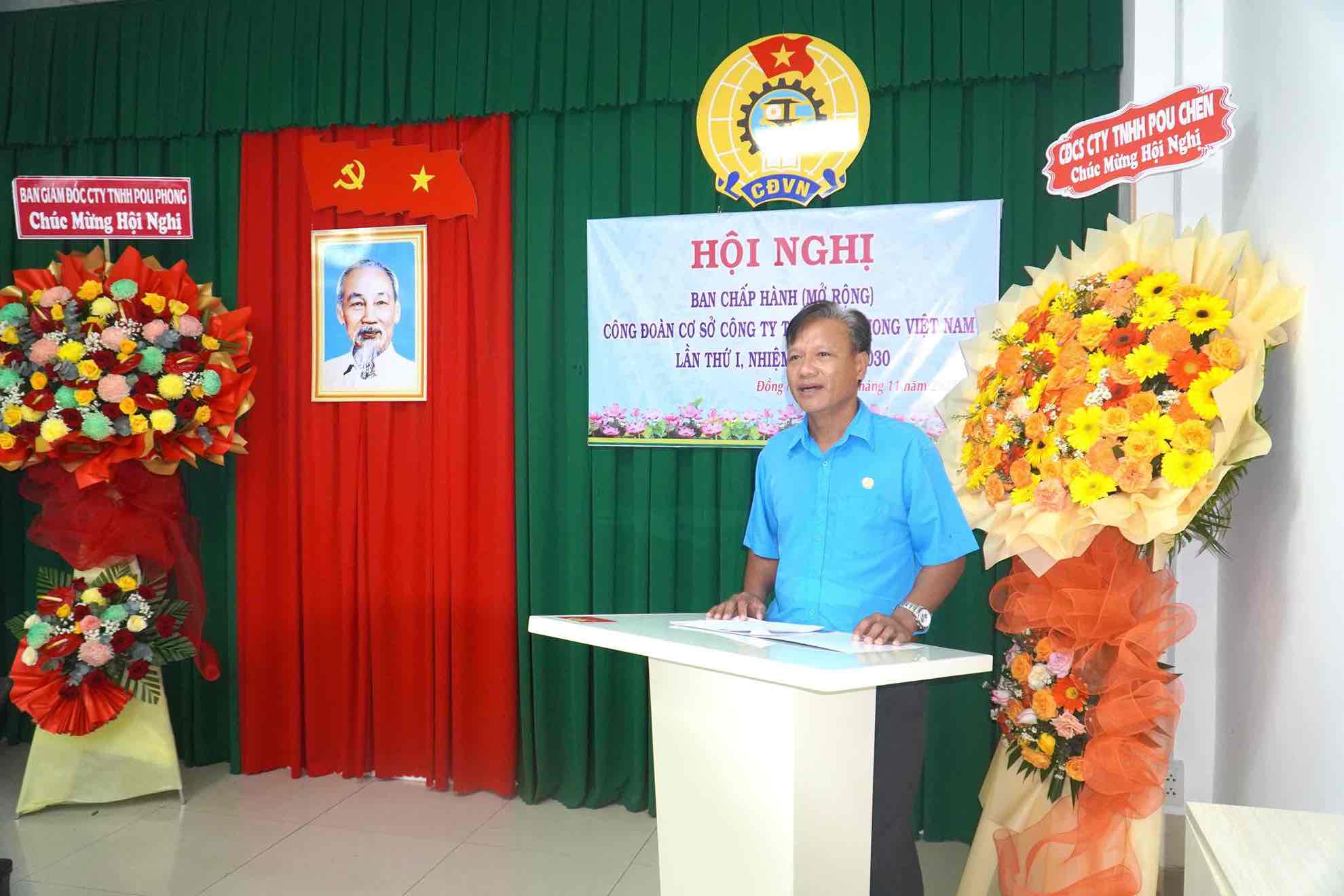 Ong Nguyen Huu Dai - Uy vien Ban thuong vu – Pho Truong Ban Cong doan cac Khu cong nghiep – Lien doan lao dong tinh Dong Nai phat bieu chi dao tai Hoi nghi. Anh: HAC