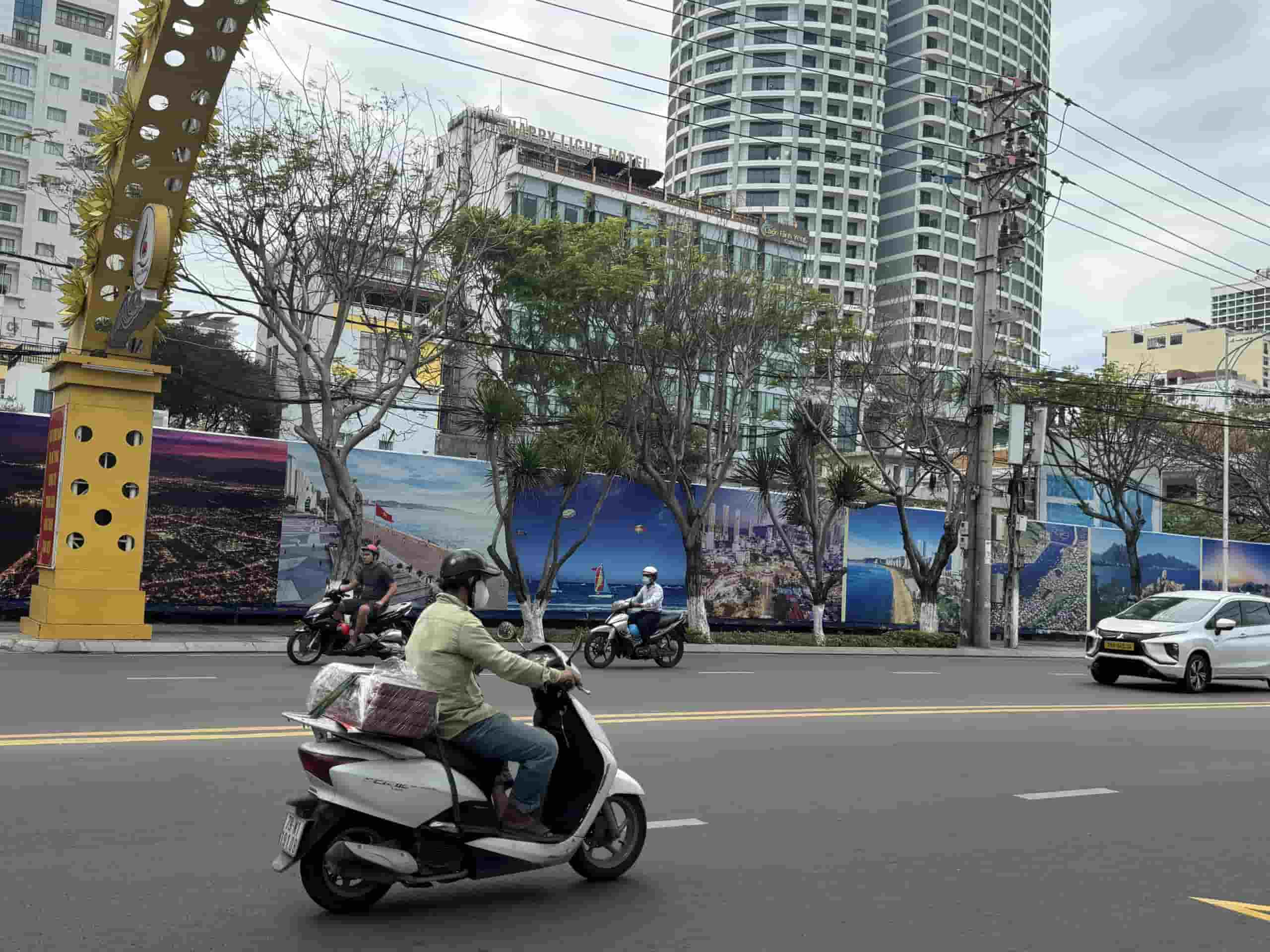 Phuong an dau gia quyen su dung dat de thuc hien du an khu dat ven bien 48-48A Tran Phu voi gia khoi diem la 1.180 ti dong. Anh: Huu Long