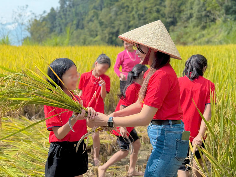 Nhung buoi trai nghiem day niem vui cua co va tro. Anh: Vuong Tuoi