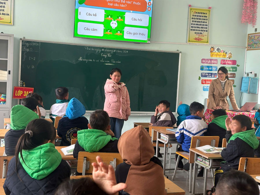 Hoc sinh hao hung voi nhung tiet hoc moi me. Anh: Vuong Tuoi