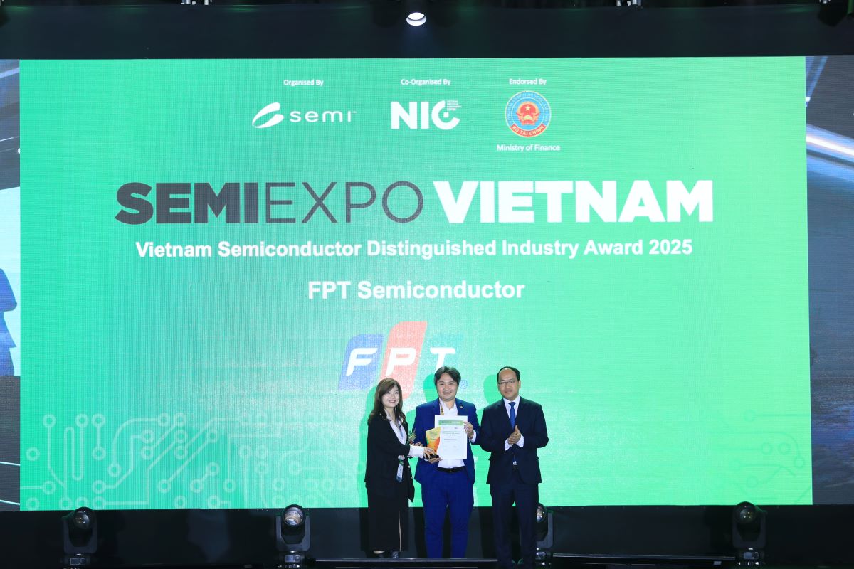 FPT was awarded the Vietnam Semiconductor Distinguished Industry Award 2025. Photo: DNCC