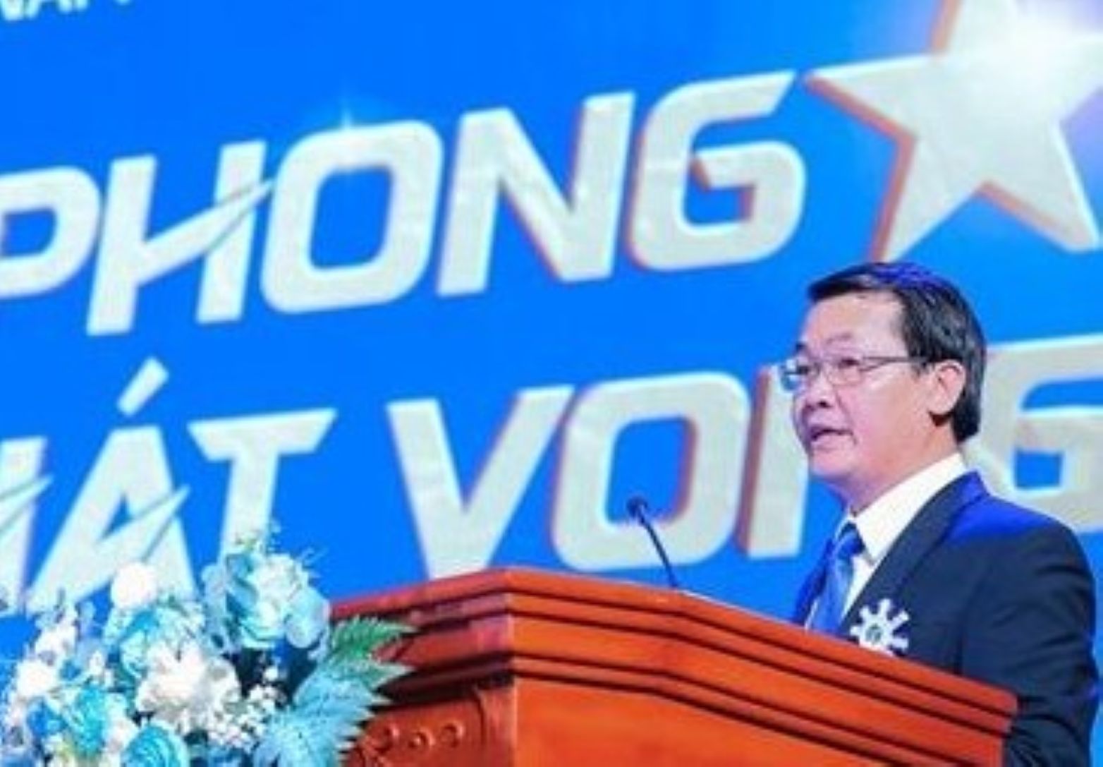 TS. Nguyen Quoc Tri doc dien van khai mac. Anh: Tran Lam