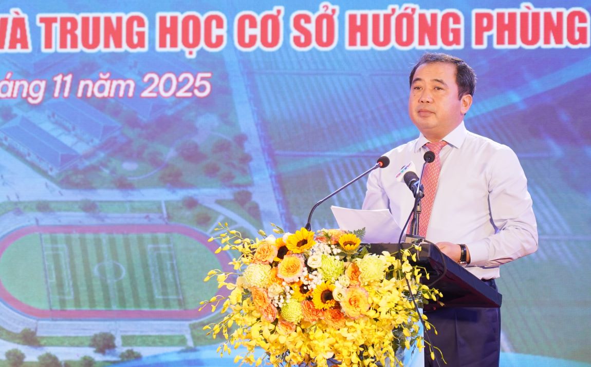 Ong Tran Duc Thang, Bo truong Bo Nong nghiep va Moi truong phat bieu tai le khoi cong. Anh: Hung Tho