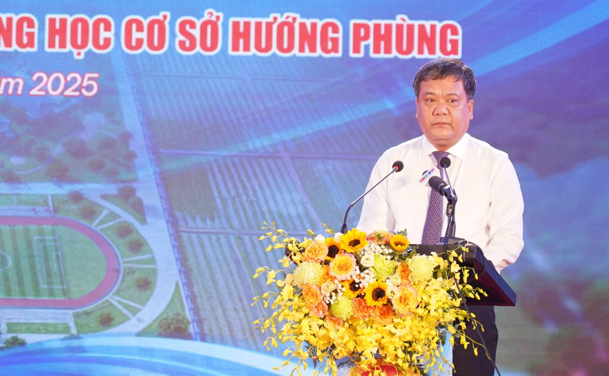 Ong Tran Phong - Chu tich UBND tinh Quang Tri phat bieu tai le khoi cong. Anh: Hung Tho