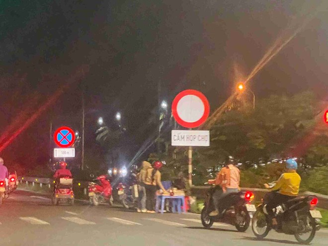 Nguy hiểm rình rập từ chợ tạm trước Khu công nghiệp Lai Vu, TP Hải Phòng