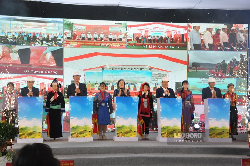 Le khoi cong 4 truong noi tru cua Lao Cai. Anh: Dinh Dai