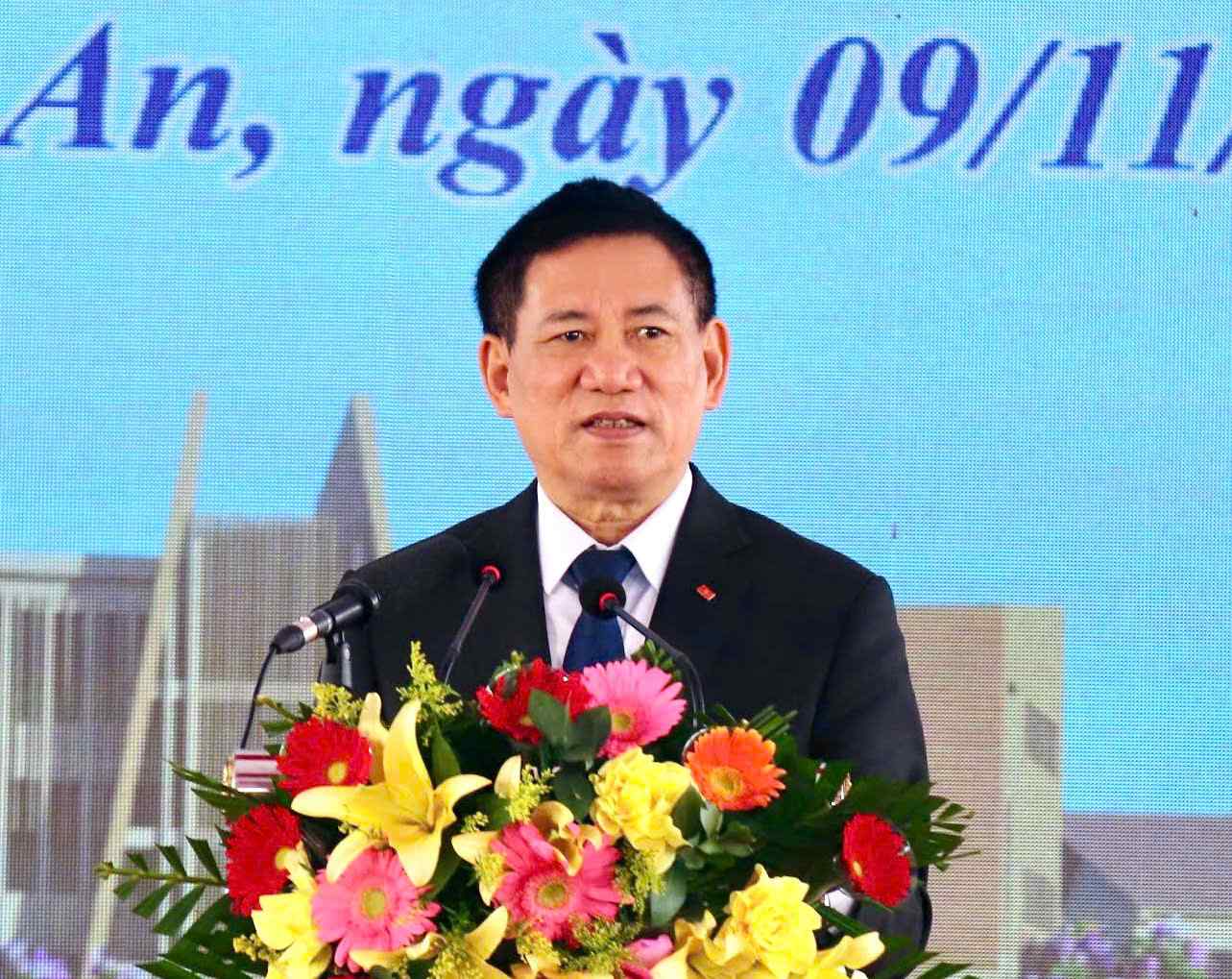 Pho Thu tuong Chinh phu Ho Duc Phoc phat bieu chi dao tai le khoi cong xay dung truong pho thong noi tru lien cap Tieu hoc va THCS Thuan An. Anh: Nguyen Giang