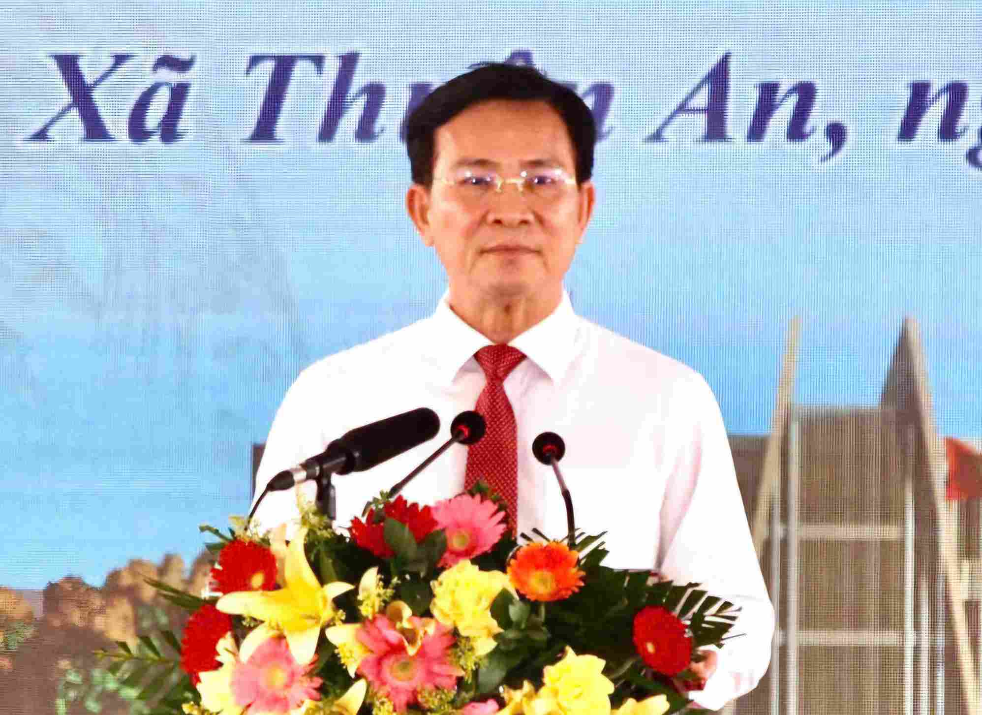 Chu tich UBND tinh Lam Dong Ho Van Muoi phat bieu tai le khoi cong xay dung truong pho thong noi tru lien cap Tieu hoc THCS Thuan An. Anh: Nguyen Giang