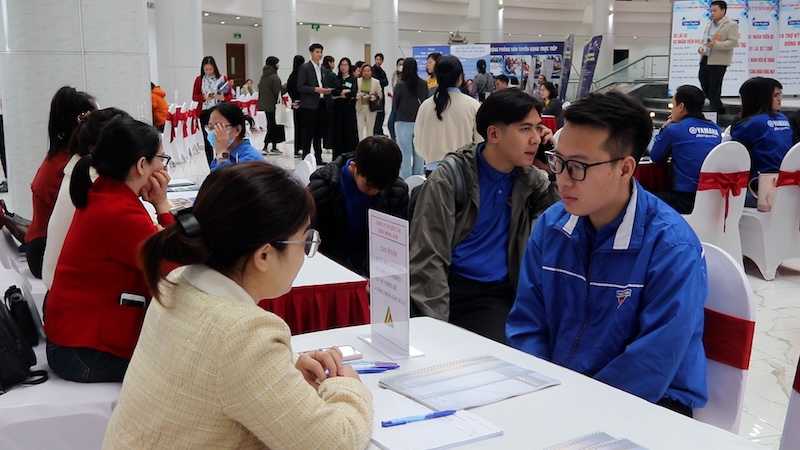 Hanoi businesses have a great demand for labor but have difficulty recruiting.