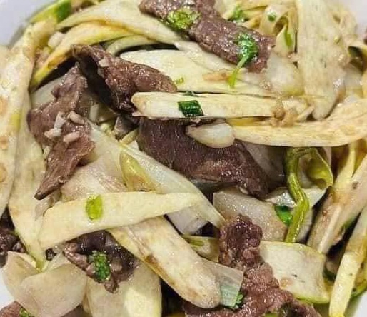 Cu nieng co the che bien don gian cho bua an hang ngay nhu xao voi thit. Anh: Kieu Vu