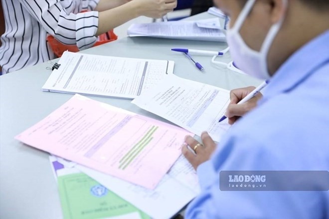 Thu tuc xin xac nhan khong huong luong huu de giam tru gia canh. Anh: Hai Nguyen